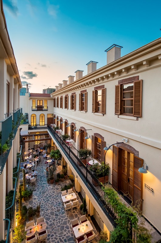 Ecole St. Pierre Hotel 