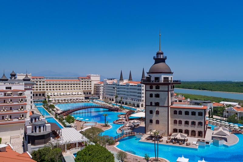 Eylül’ün keyfi Titanic Mardan Palace’da çıkıyor