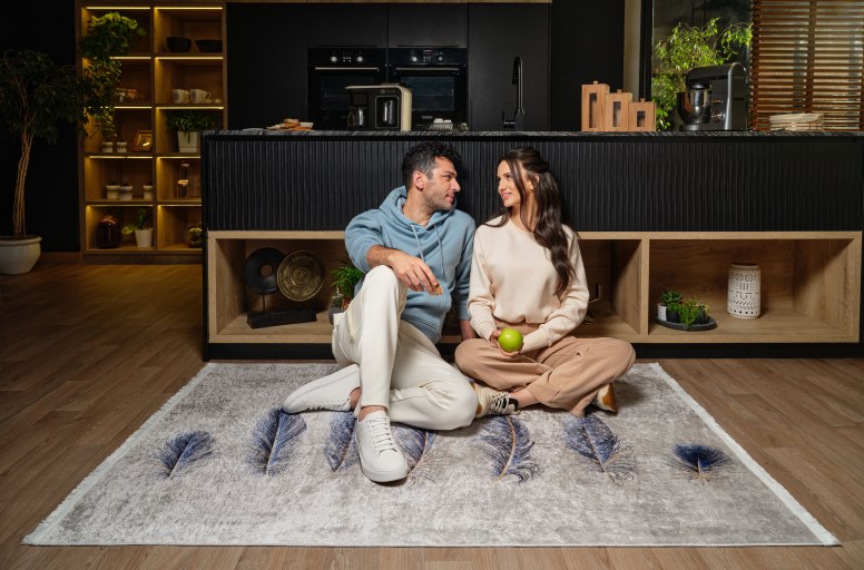 Kaşmir Halı’nın reklam yüzü Murat Yıldırım ve Iman Elbani oldu