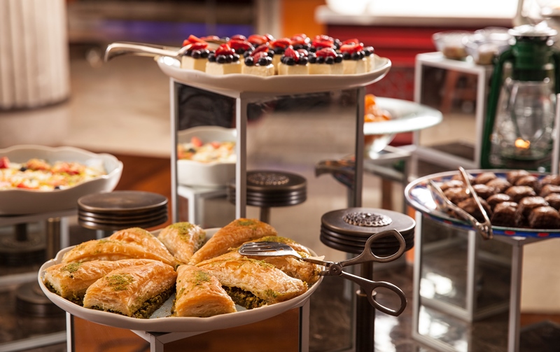 Boğaza karşı iftar Four Seasons Hotel Bosphorus’da