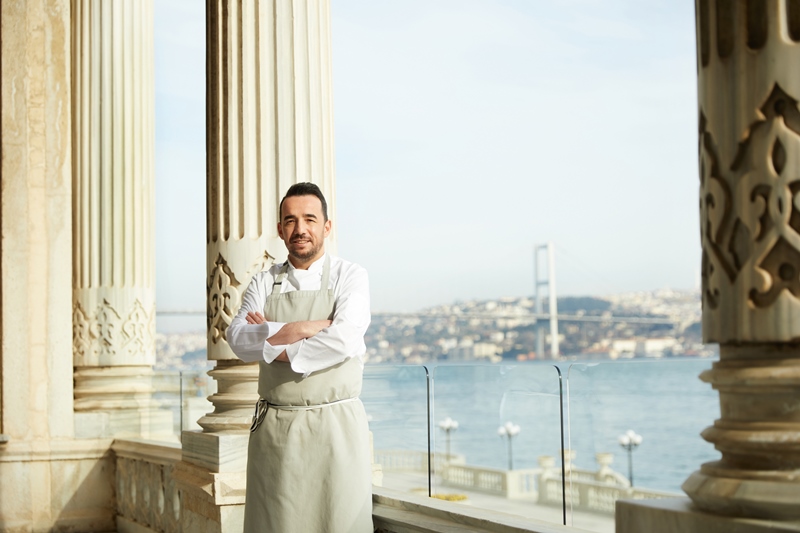 Çırağan Sarayı Tuğra Restoran’ın Baş Aşçısı Emre İnanır oldu