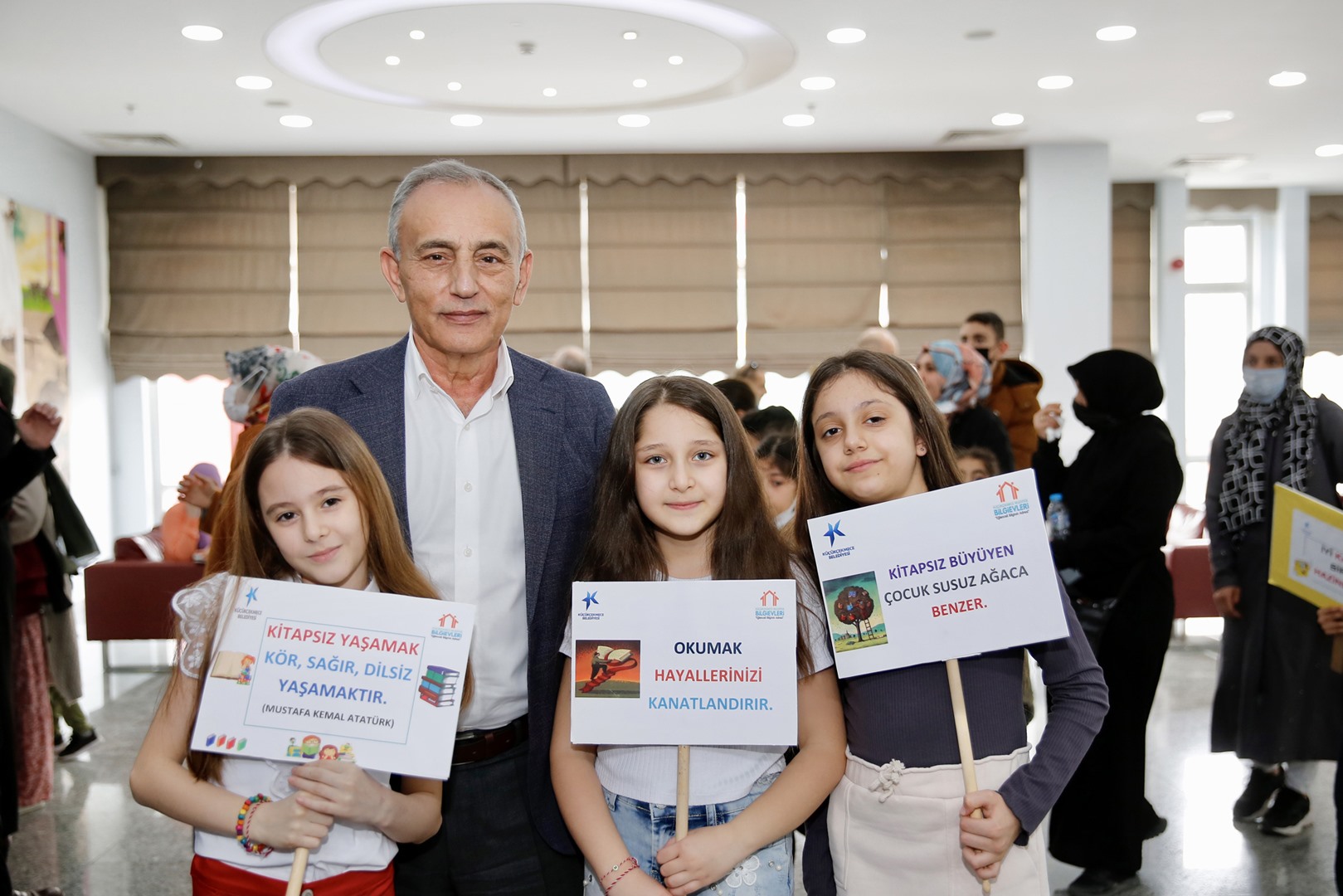 İhtiyaç sahibi okullara 30 bin kitap