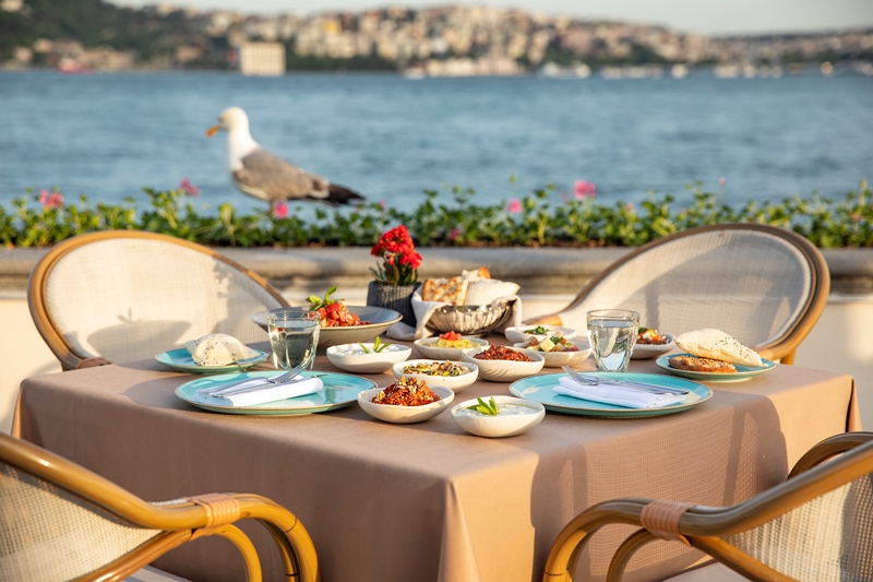 Four Seasons Hotel Bosphorus yaz mevsimine hazır