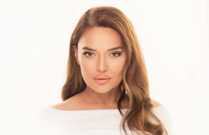 Demet Akalın “Çukur”