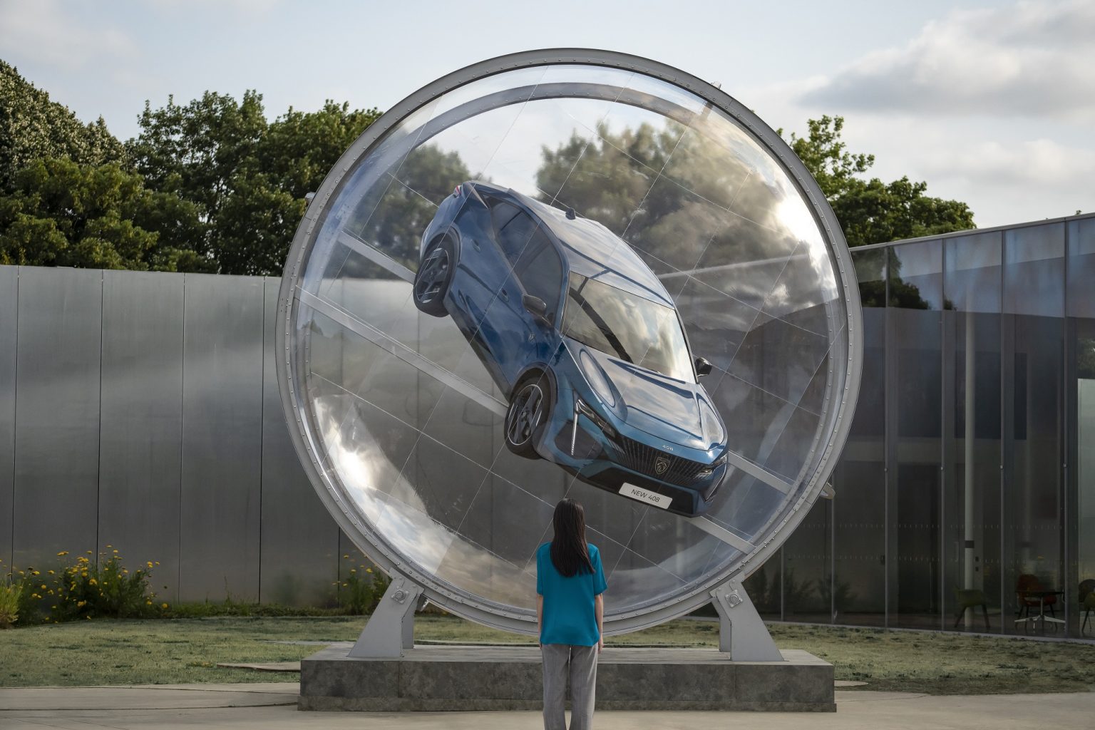 Yeni Peugeot 408, “Küre” içinde