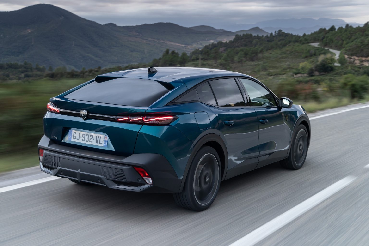 Karşınızda yeni Peugeot 408