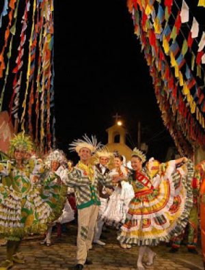 Festa Junina Brezilya, Rio karnavalına rakip