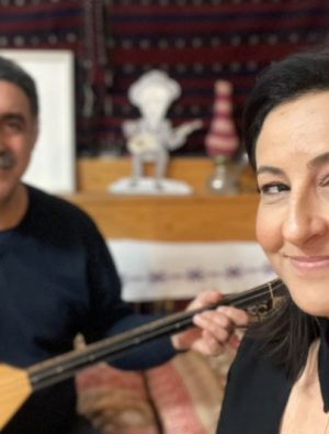 Özlem Tokaslan “Şu İzmir’den Çekirdeksiz Nar Gelir”