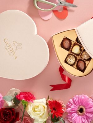 Anneler tatlı hediye