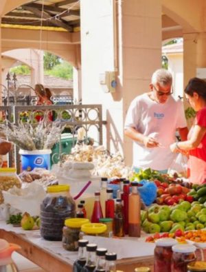 Çeşme'de tarladan sofraya üretici pazarı kurulacak