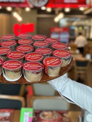 Baydöner’den aşure ikramı