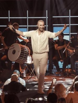 Cengiz İmren Alaçatı’yı salladı