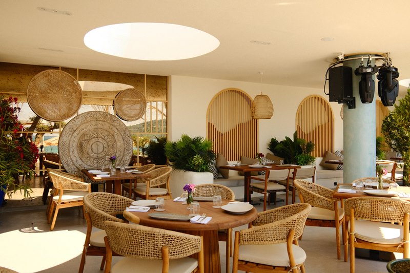 PINSKY Beach Lounge & Restaurant