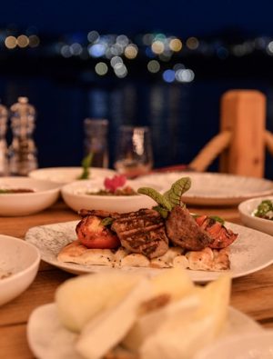 Küçük İskele’de büyük lezzetler