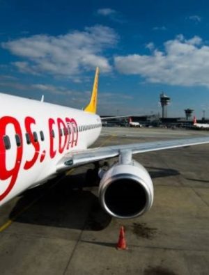 Pegasus kabin memuru alıyor