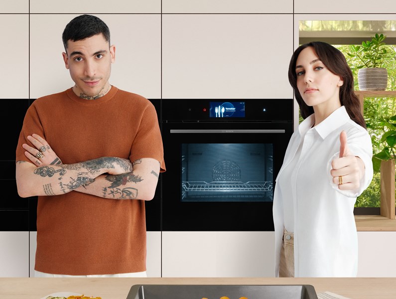 Akıllı fırın için ekran karşısına geçtiler