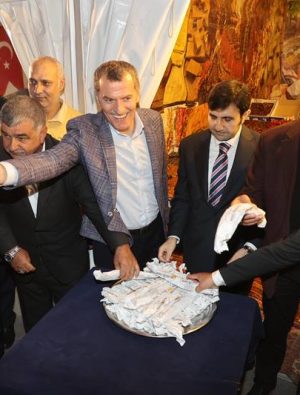 Zeytinburnu Belediyesi komşuculuk geleneğini metropole taşıyor