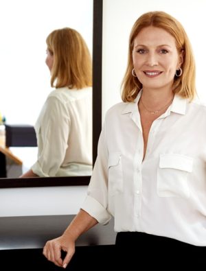 Caroline Koç, 100. yıla 100 burs verecek