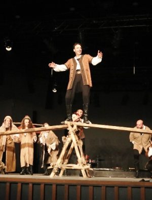 Bodrum tiyatroya doydu