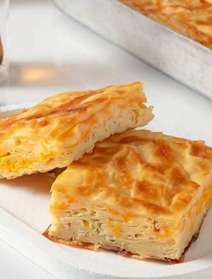 Cheddarlı peynirli su böreği