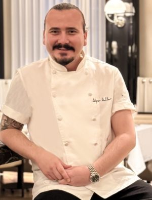 Sanasaryan Han’ın mutfağı şef Alper Adiller oldu