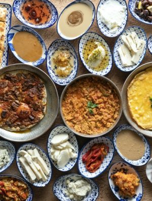 Diyarbakır’ın organik ve yöresel kahvaltı çeşitleri Fırın-Ci’da     