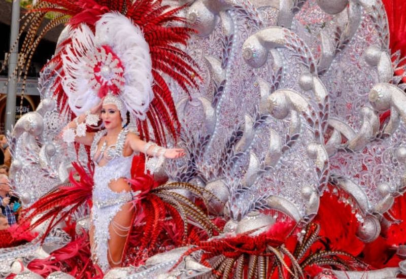 Kanaraya adalarında Latin karnavalı