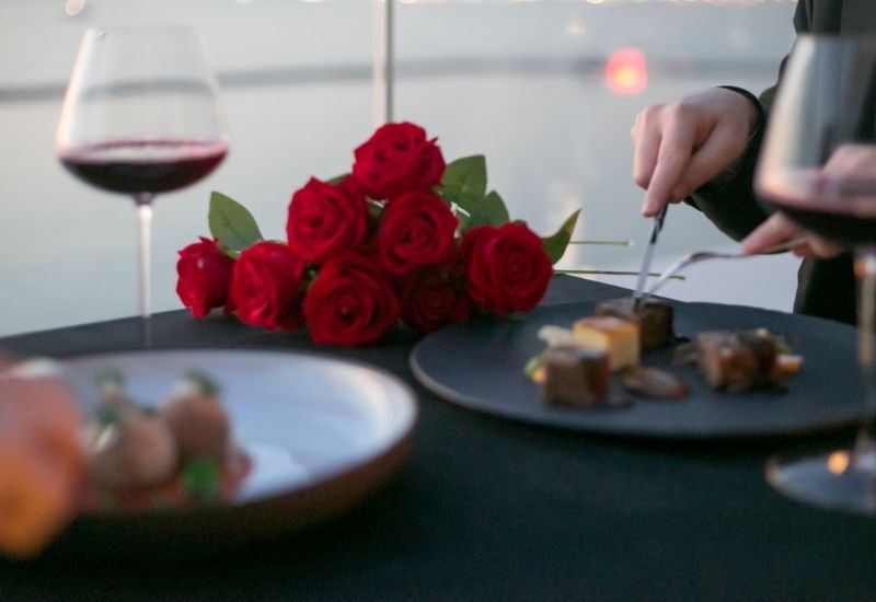 İzmir Marriott, Sevgililer Günü'nde unutulmaz anlar yaşatıyor