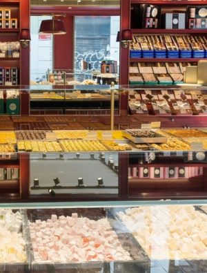 Bayramın asırlık lezzetleri Ali Muhiddin Hacı Bekir’de