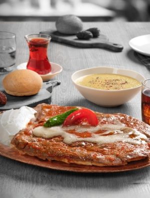 HD İskender’de ramazan sofrası kuruldu