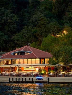 Akdeniz lezzetlerinin renklendirdiği iftar sofraları…