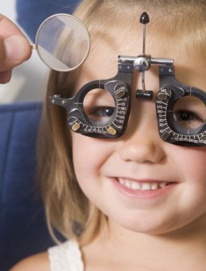 Cep telefonu ve tablet gibi ‘küçük ekranlar’ gözlerini tehdit ediyor! 