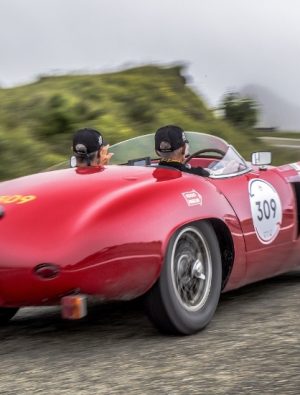 Alfa Romeo yarışmadan birinci çıktı