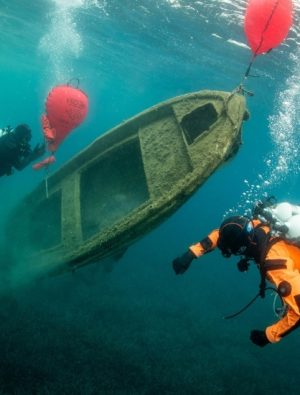 Hyundai Ege Denizi’ni temizliyor