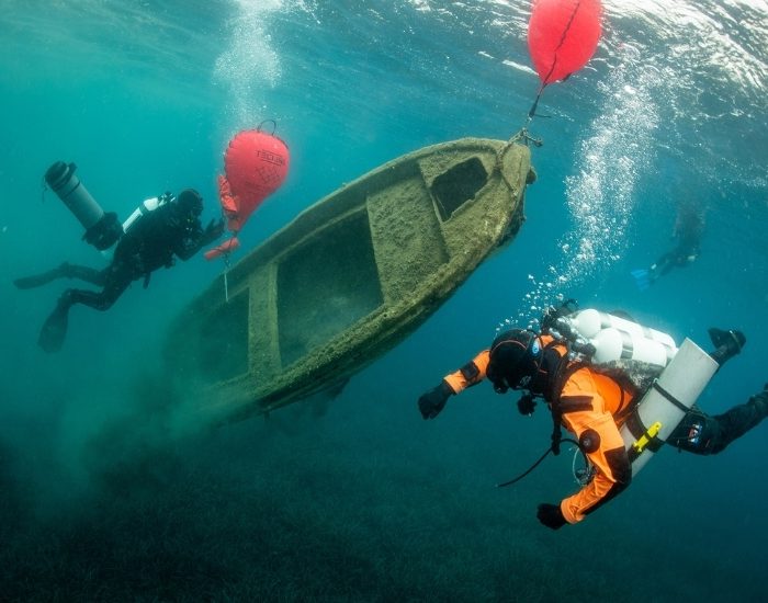 Hyundai Ege Denizi’ni temizliyor