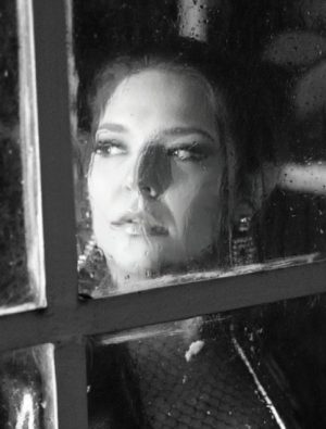 Tuğçe Kandemir “Aradan Çok Yıllar Geçti”