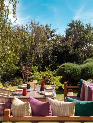 Madhu’s şimdi terasta