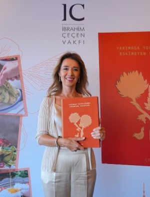 Çeşme gastronomisini buluştuğu kitap  