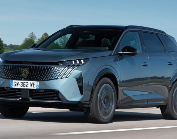Geniş yaşam alanı! Yeni PEUGEOT E-5008