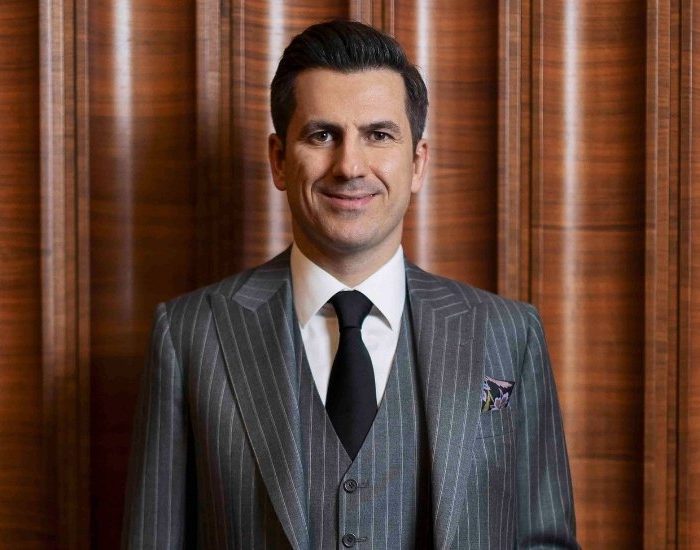 Zirveyi kimseye bırakmıyor