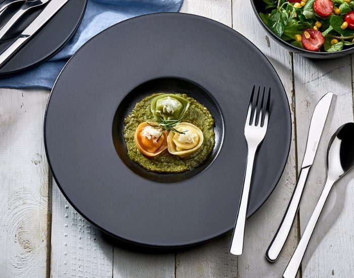 Restoranlara özel eşsiz bir çatal kaşık bıçak koleksiyonu