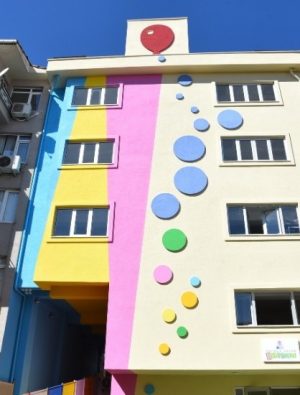 Müjdat Gezen çocuk yuvası kapılarını açıyor