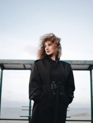 Mela Bedel “Ben Değilim”