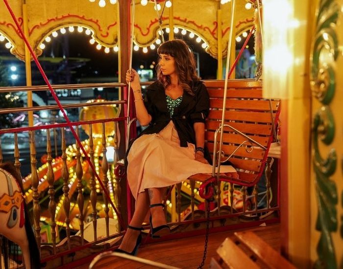 Aslı Demirer “Tadın Uzak”