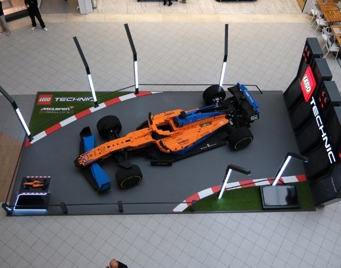 LEGO’dan gerçek boyutlu Formula 1 arabası Akasya’da!