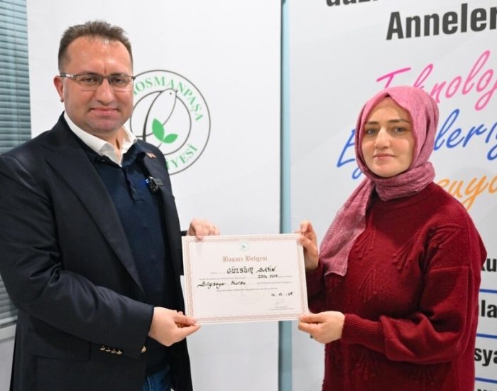 Gaziosmanpaşa Belediyesi’nden annelere teknoloji eğitimi