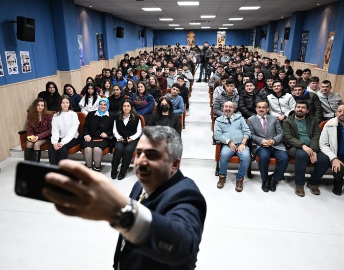 Başkan öğrencilerle buluştu