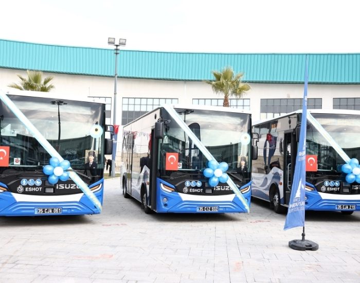 İzmirliler yeni otobüslerine kavuştu