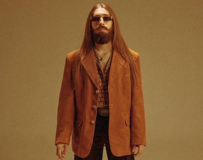 Emre Fel “Mahşerinde Yan İnşallah”