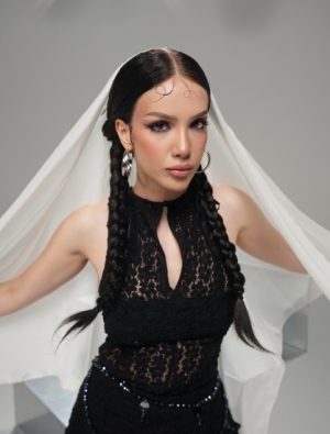 Dila Uzun “Döne Döne”
